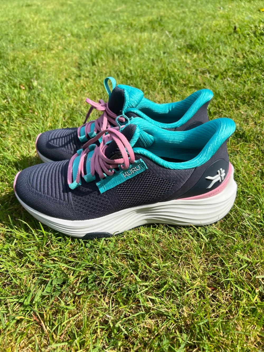 KURU Atom 2 women’s sneakers in night blue and teal. Size 8